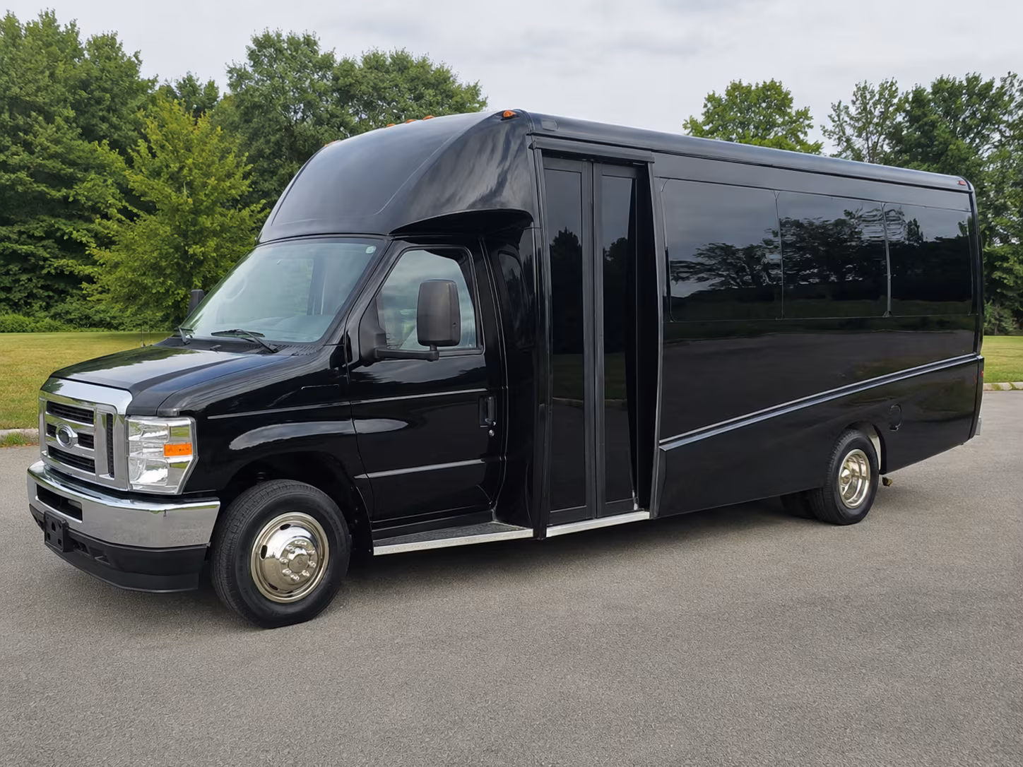 bus rentals for mercer university bears sporting events in macon