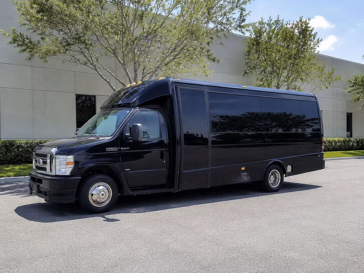 convention and conference shuttle buses for macon events