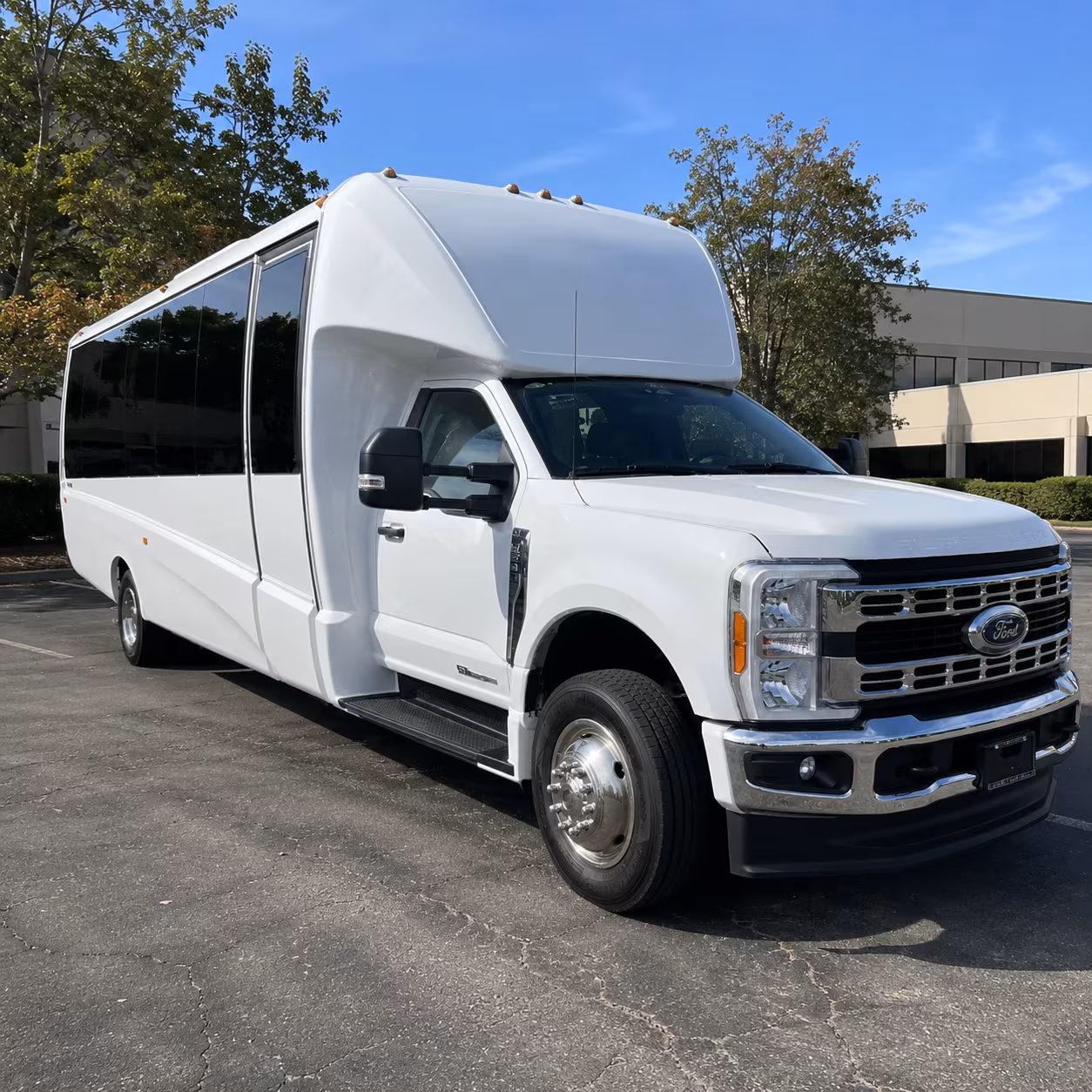 corporate meeting and convention buses that keep business moving