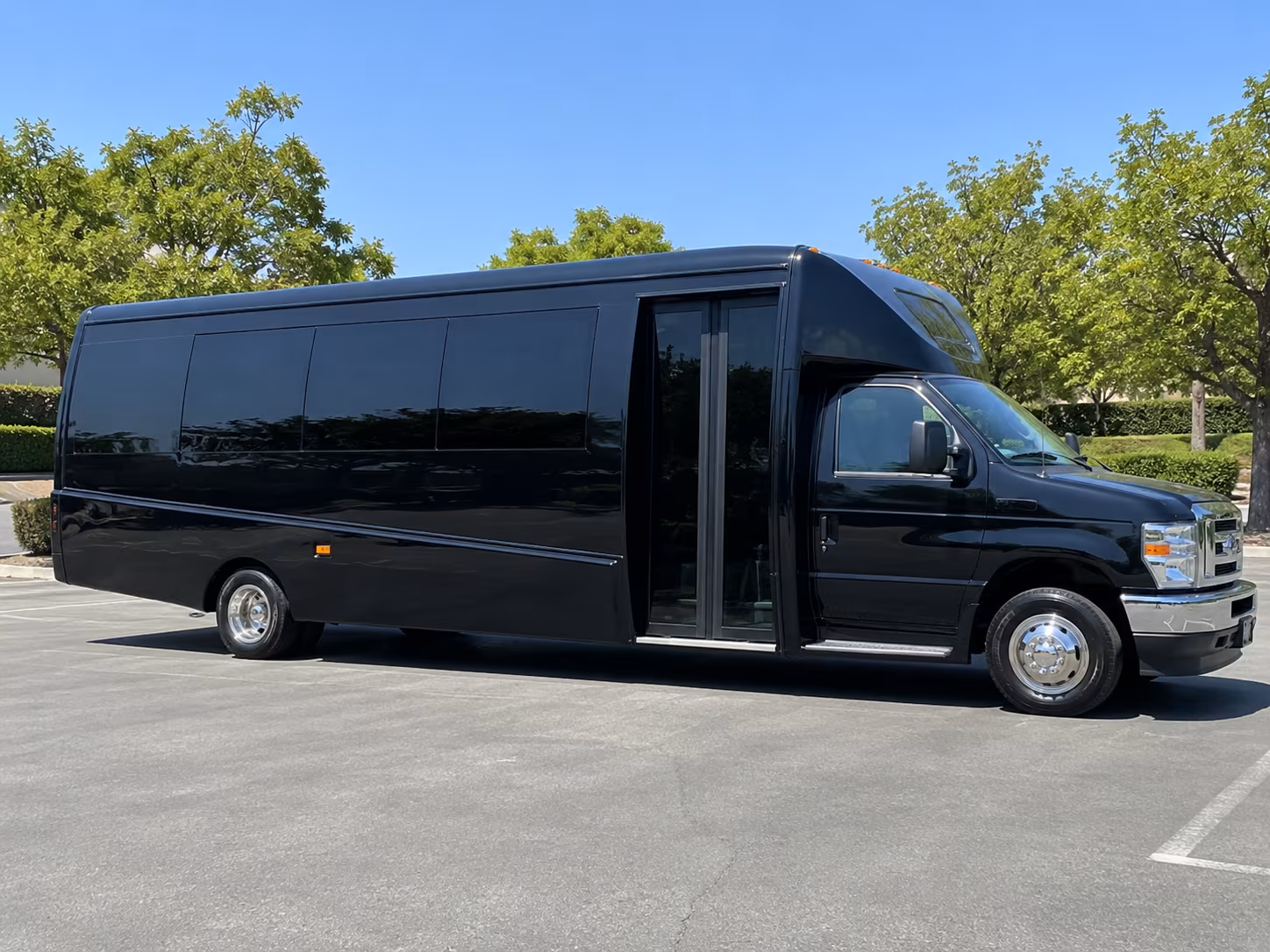 long distance charter buses for georgia bulldogs and college football road trips