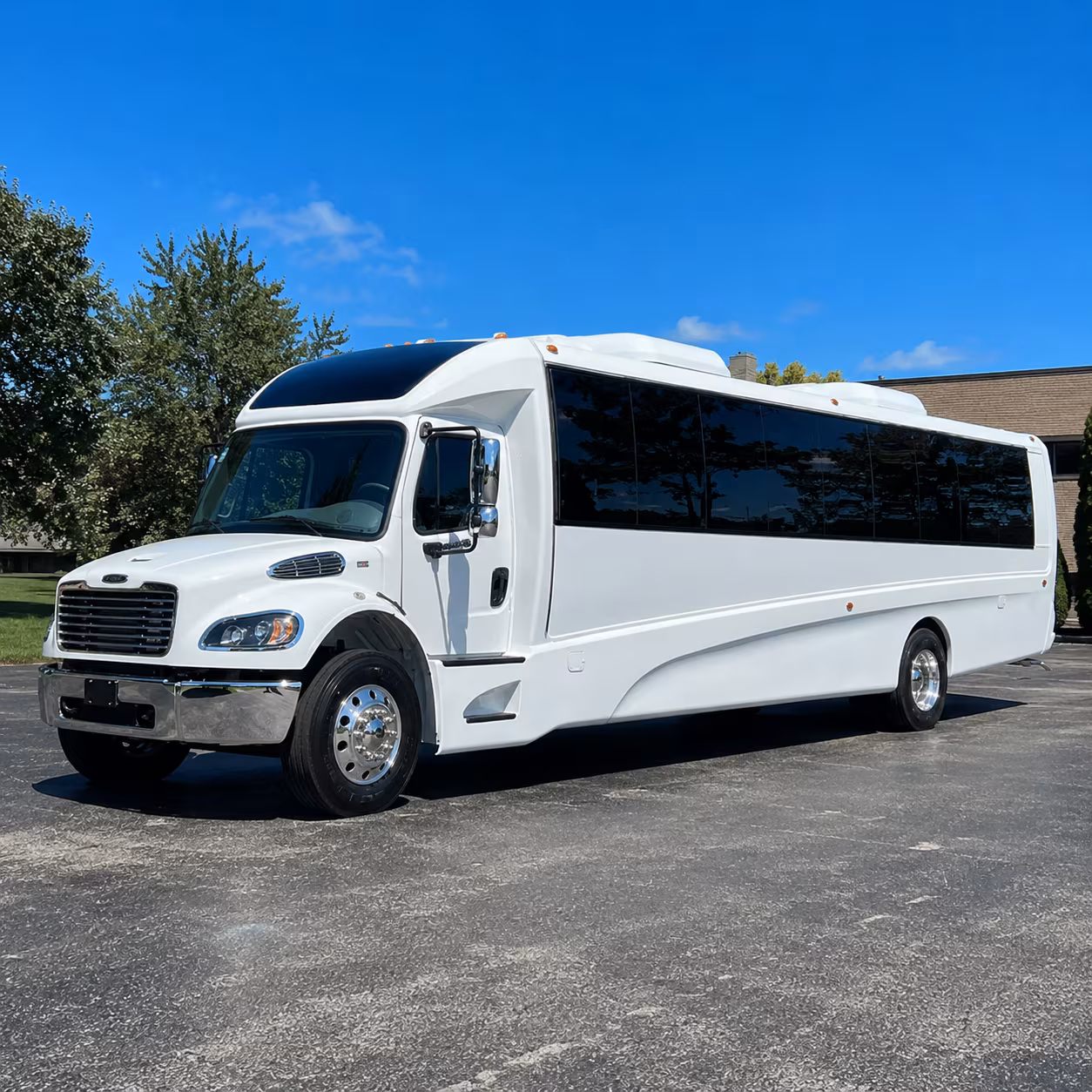 macon 20 passenger minibus