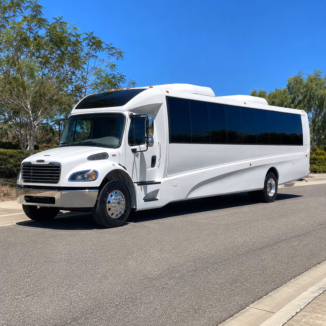macon 25 passenger minibus